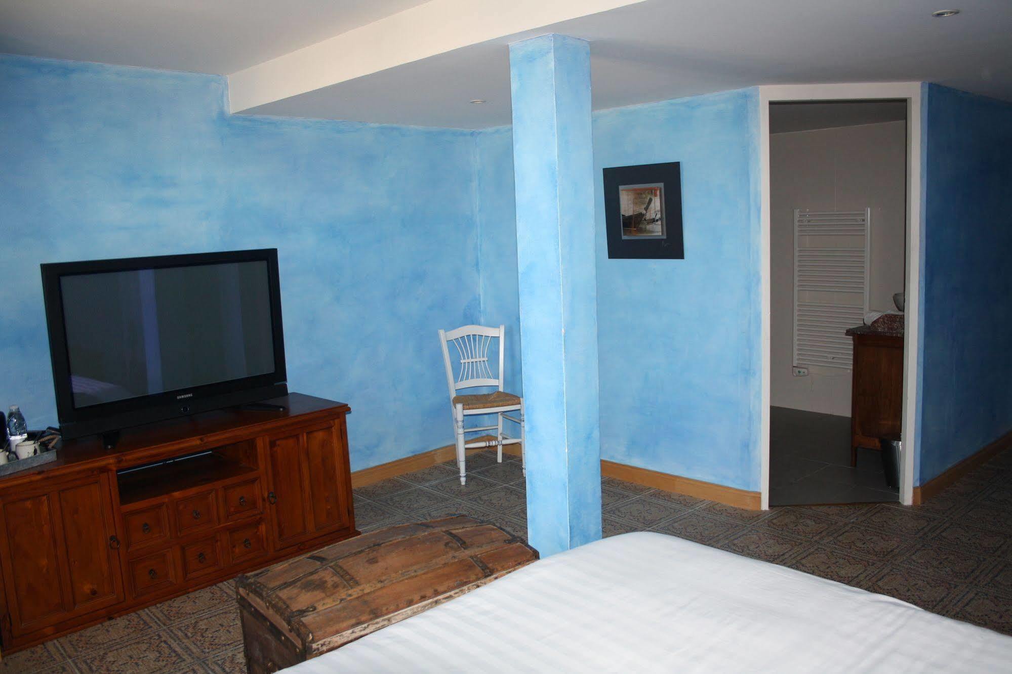 Saint-Denis-de-Pile Chambres D'Hotes La Luzerniere מראה חיצוני תמונה